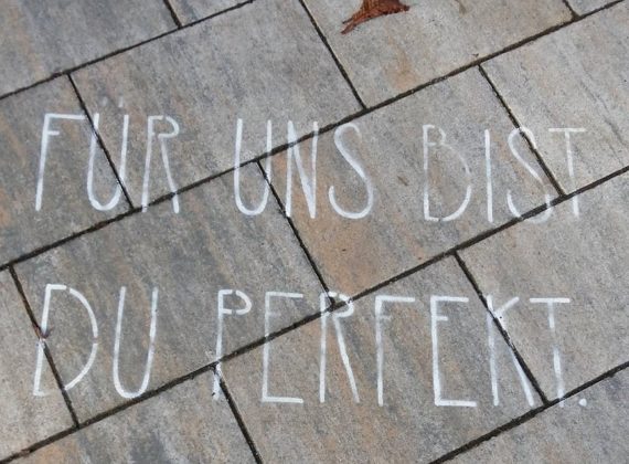 Guerilla Textilium = Pour nous, vous êtes parfait