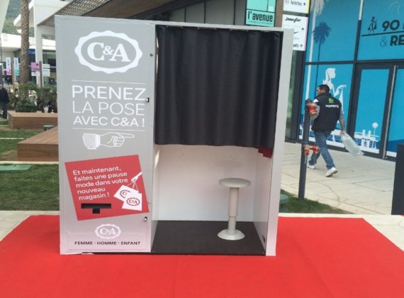 Installation d'un photomaton gratuit pour C&A